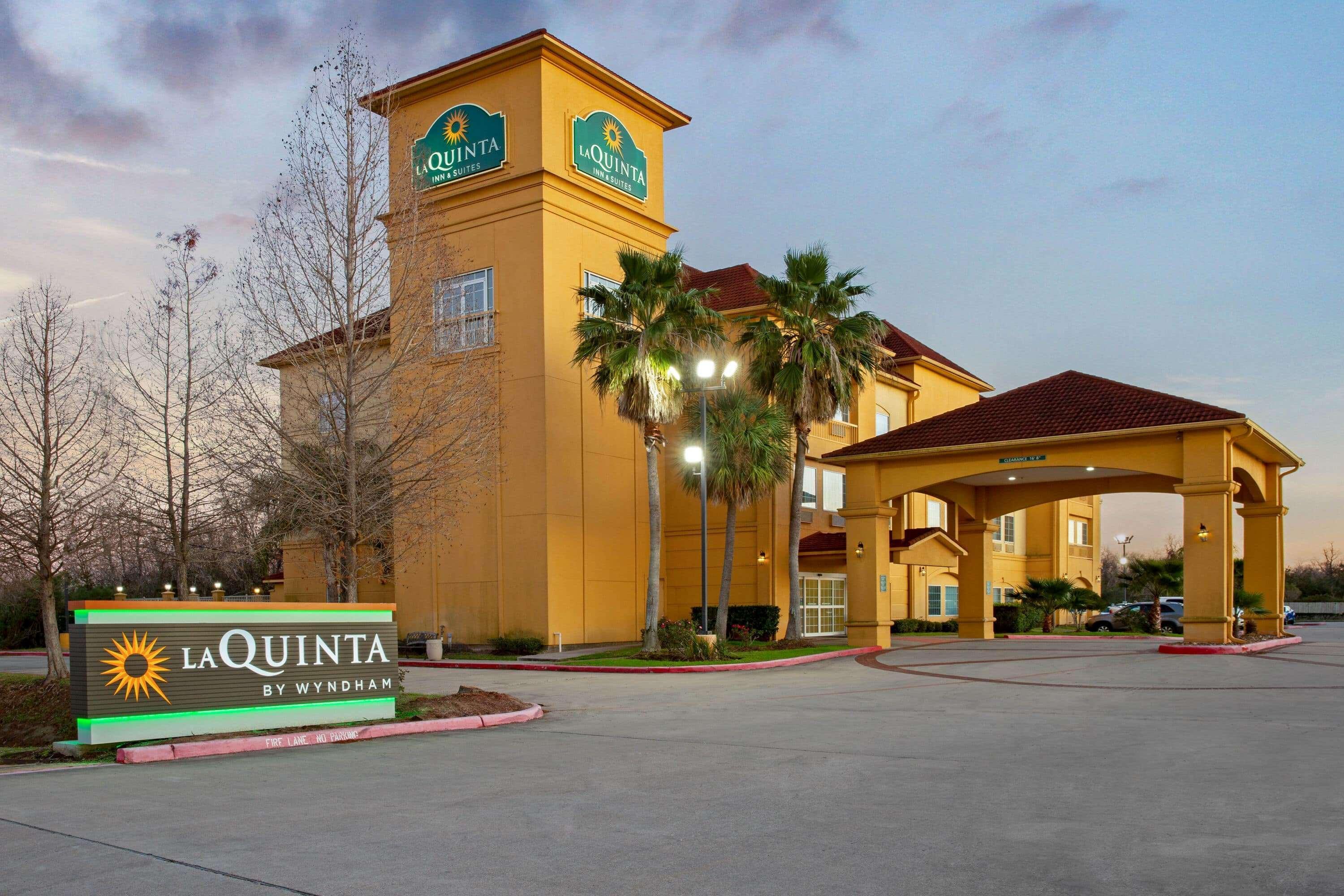 La Quinta By Wyndham Pearland Hotel Exterior foto